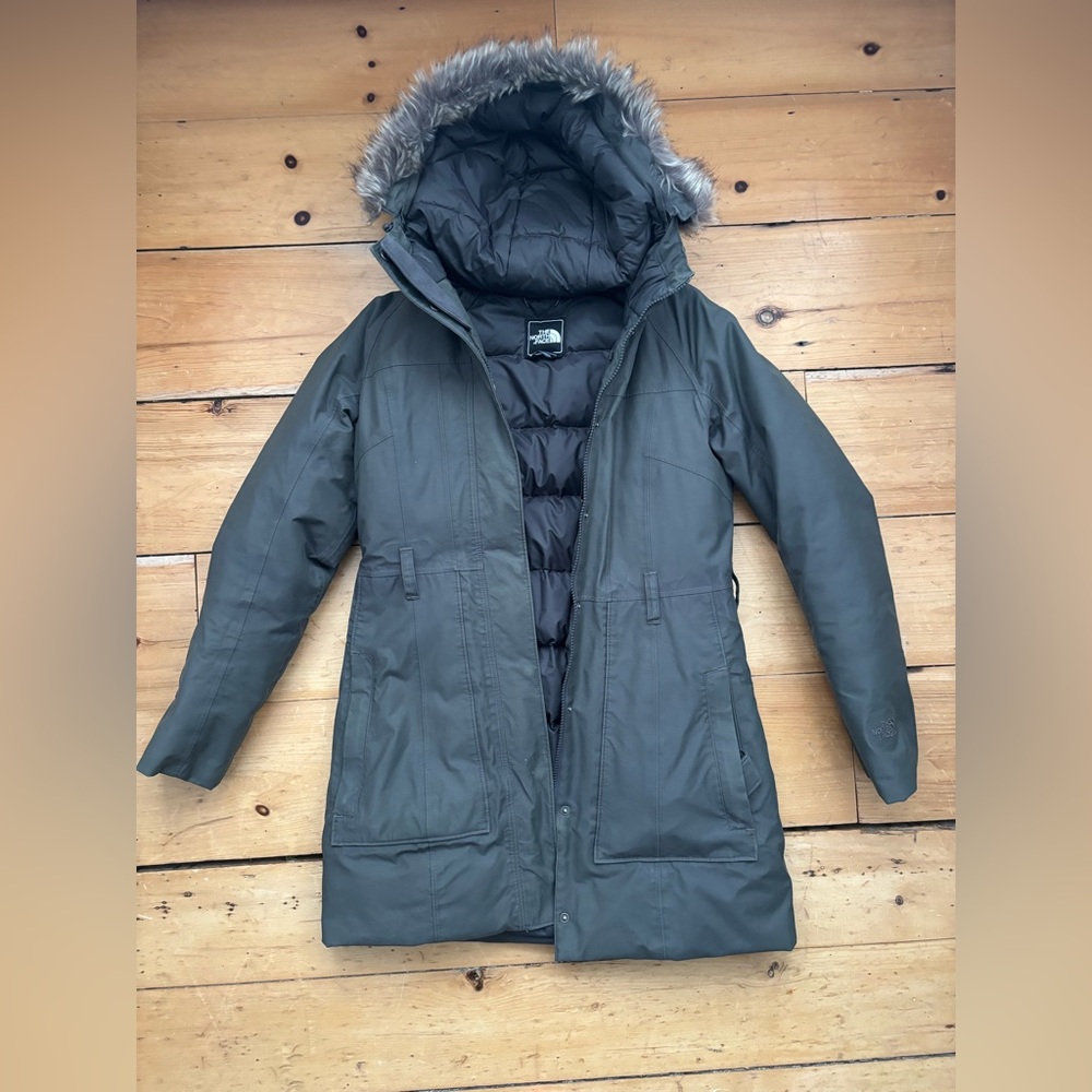 The North Face Grey Puffer Coat 550 HyVent | Size Small